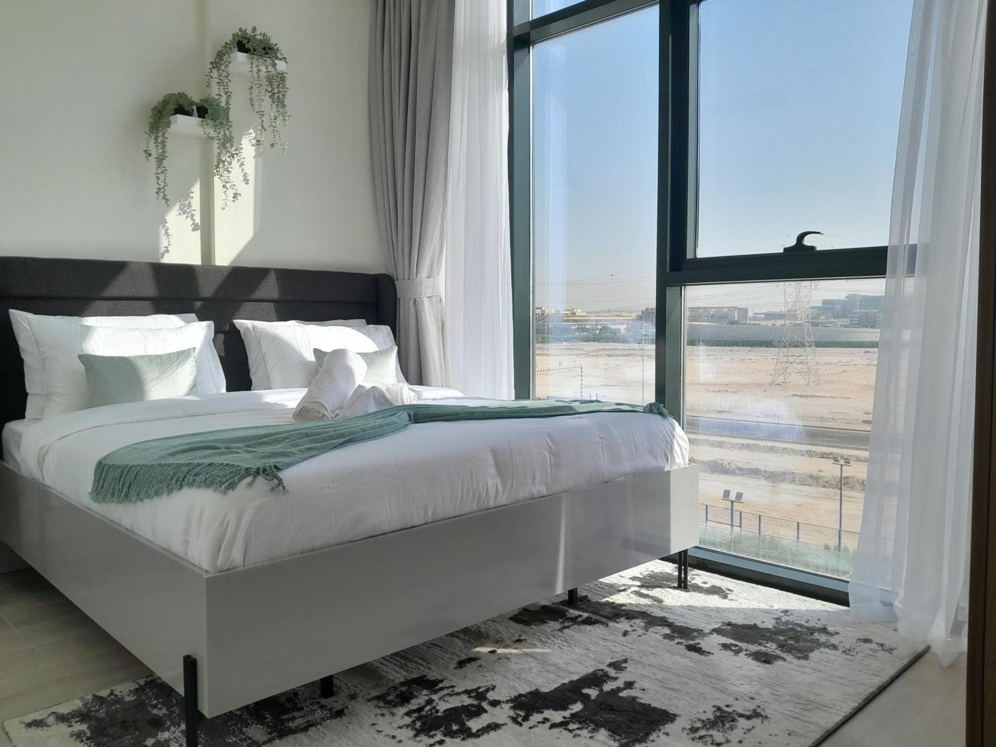 Brand New & Luxuriously Furnished 1 Bedroom *
