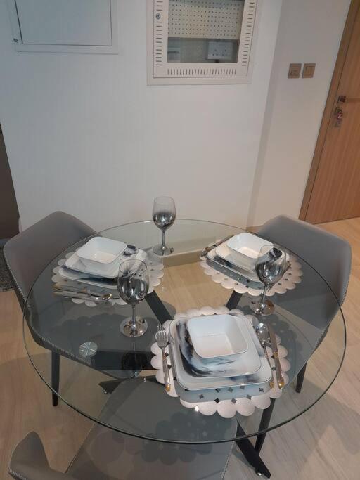 Apartment Brand New & Luxuriously Furnished 1 Bedroom *