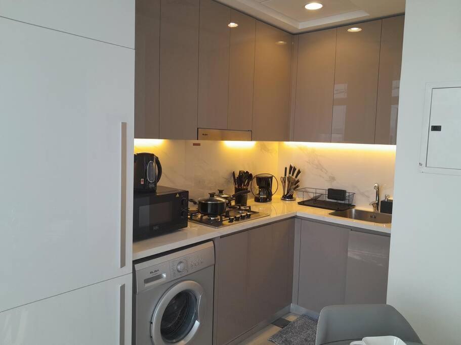 Brand New & Luxuriously Furnished 1 Bedroom