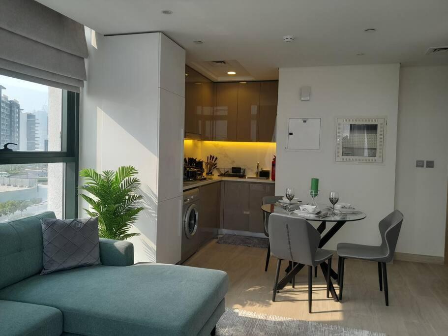 Apartment Brand New & Luxuriously Furnished 1 Bedroom Dubai